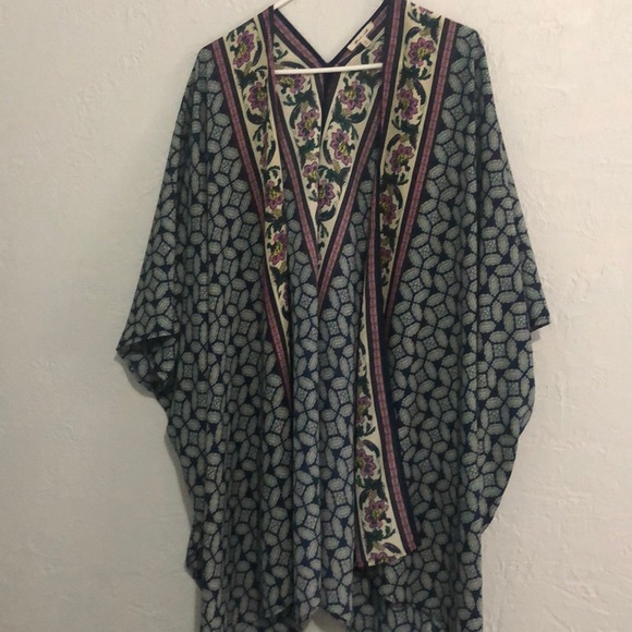 Shawl. - Picture 1 of 3